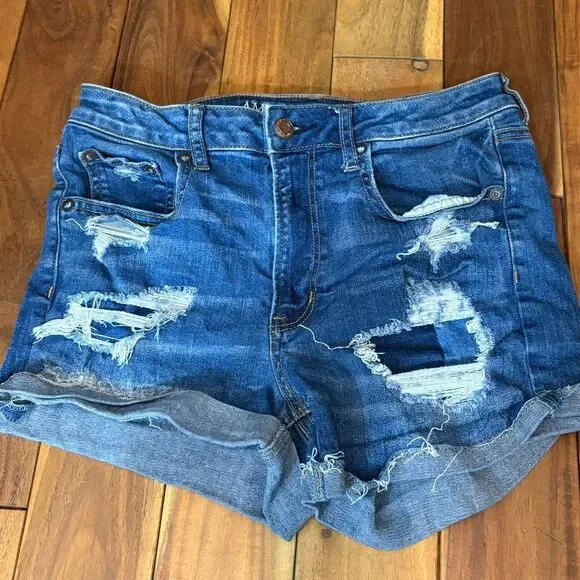 AMERICAN EAGLE 6 Distressed cuffed Women's Denim Navy Shorts - Picture 1 of 3